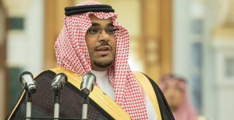 الأمير خالد بن سلمان يؤدي اليمين الدستورية