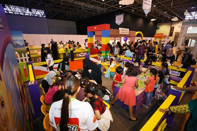 إقبال لافت على مهرجان الشارقة القرائي