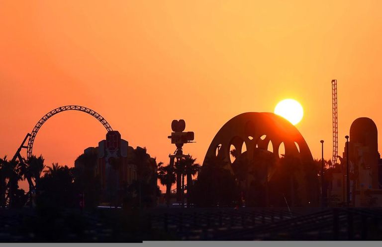 كاتب إنجيزي يصف دبي بالمدينة التي تحوّل المستحيل إلى ممكن