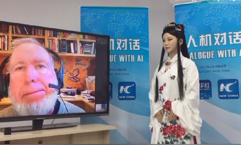 فتاة الروبوت الصينية "جيا جيا" تقوم بإجراء حوار صحفي جيا جيا روبوت يحاكي البشر