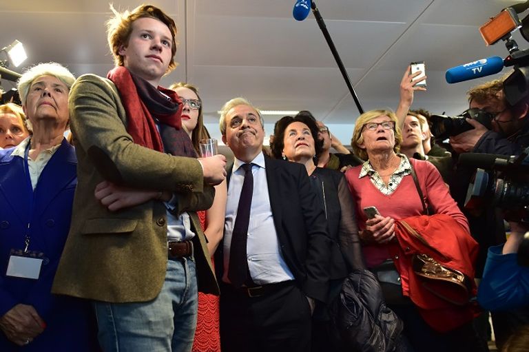 3 مشاهد مختلفة بعد إعلان نتيجة الانتخابات الرئاسية بفرنسا