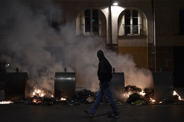 3 مشاهد مختلفة بعد إعلان نتيجة الانتخابات الرئاسية بفرنسا