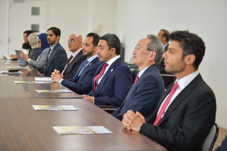 الشيخ عبدالله بن زايد يزورمدرسة هيبيا الثانوية باليابان