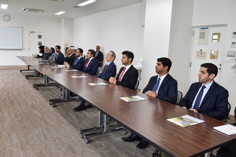 الشيخ عبدالله بن زايد يزورمدرسة هيبيا الثانوية باليابان