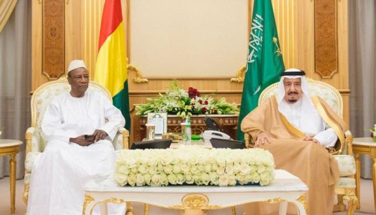 الملك سلمان بن عبدالعزيز آل سعود يستقبل رئيس جمهورية غينيا