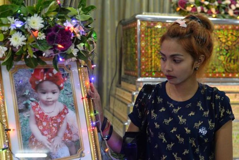 التايلاندي المنتحر وطفلته الرضيعة