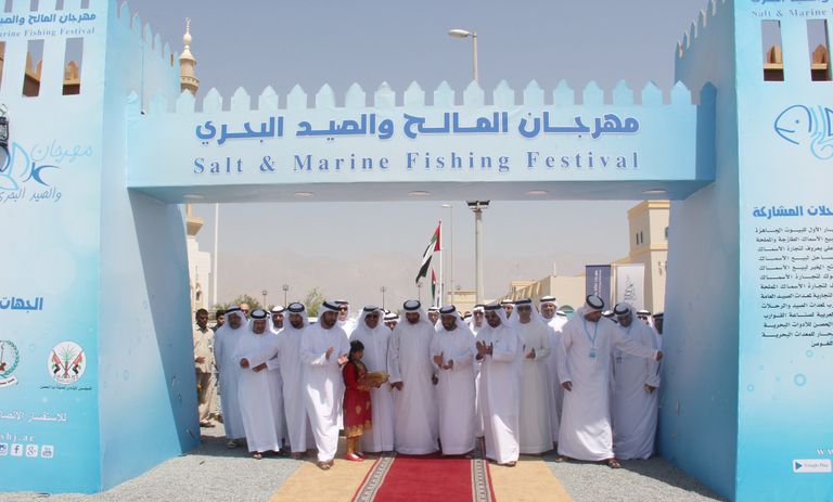 انطلاق المهرجان على ضفاف ميناء مدينة دبا الحصن