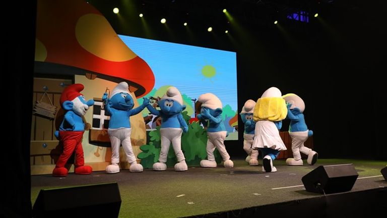 جانب من عرض السنافر