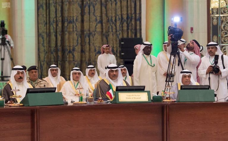 صورة تذكارية لوزراء الداخلية والدفاع والخارجية بدول المجلس