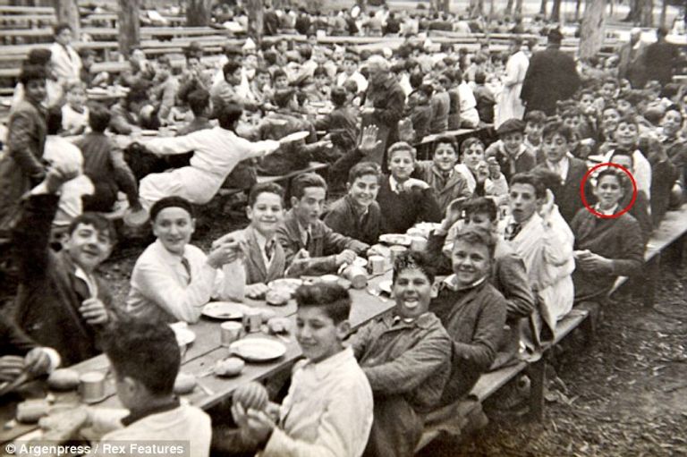 البابا فرانسيس عاش طفولته كأي طفل آخر