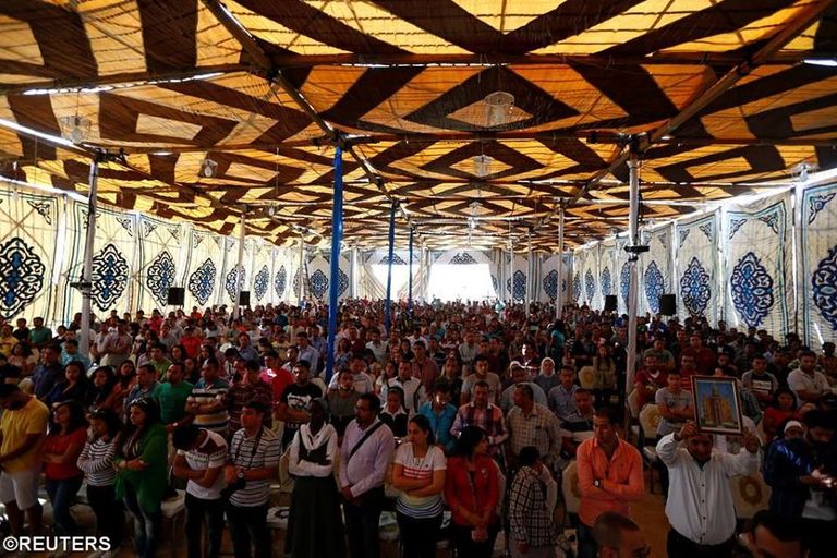 استعداد الكاتدرائية لزيارة بابا الفاتيكان 