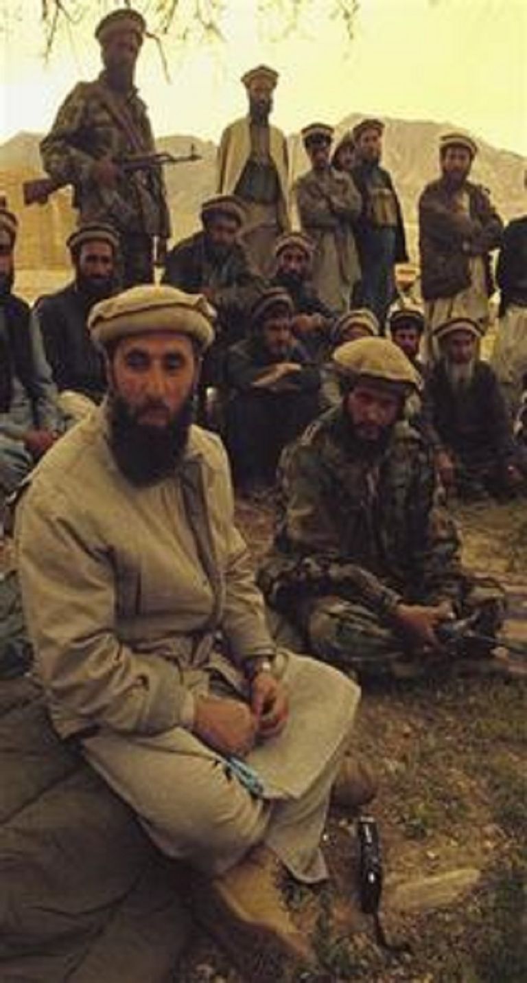 حكمتيار عقب عودته لكابول (رويترز)