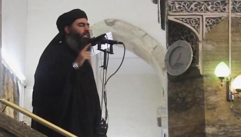 البغدادي خلال إلقائه خطابه في جامع النوري 2014