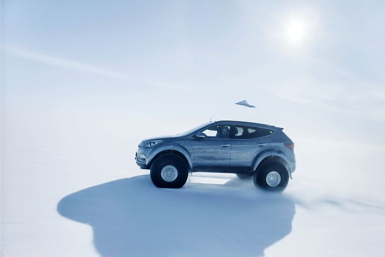 تعرف على أول سيارة هيونداي تعبر القطب الجنوبي