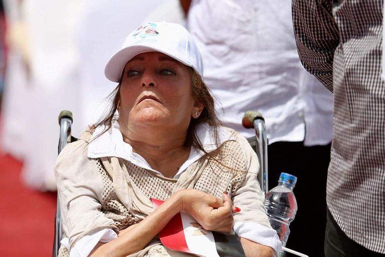 البابا فرنسيس في الاستاد قبل القداس (رويترز)