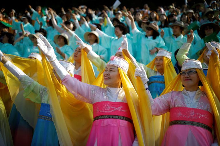 بالصور: كوريا الجنوبية تحتفل بعيد ميلاد بوذا