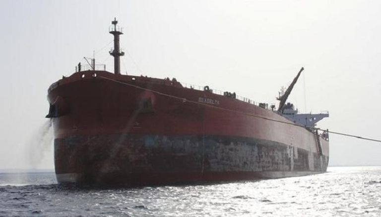  ناقلة نفط قبالة ميناء راس لانوف النفطي في ليبيا 