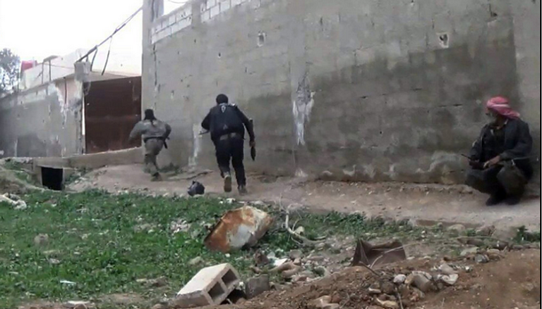 أحد عناصر المعارضة المسلحة بحي الجوبر في دمشق