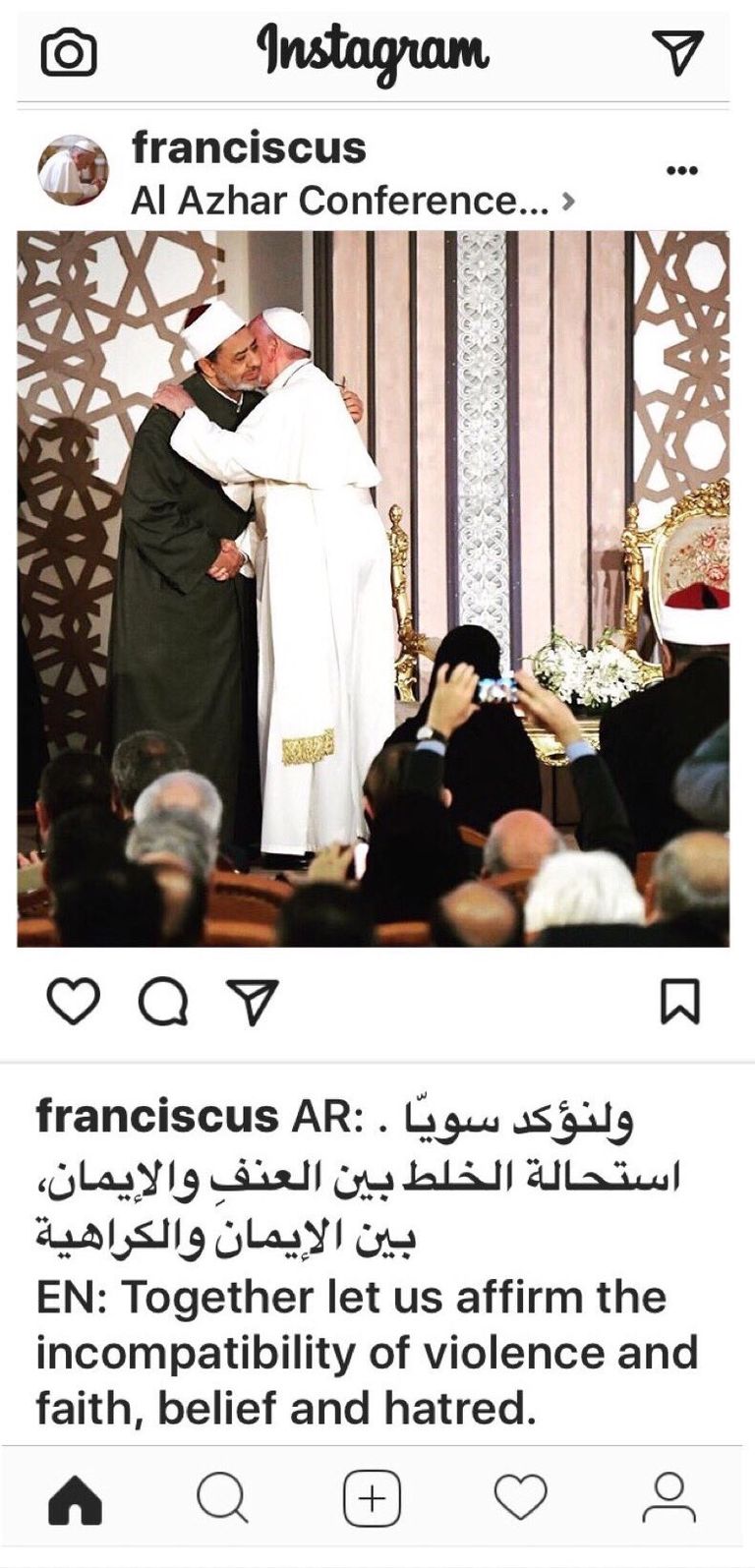 عناق شيخ الأزهر وبابا الفاتيكان على انستجرام البابا