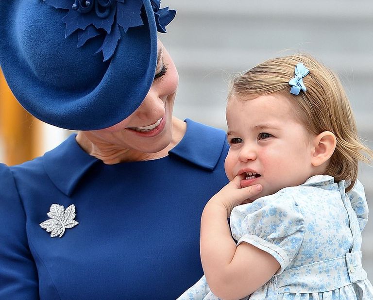 الأميرة شارلوت ووالدتها