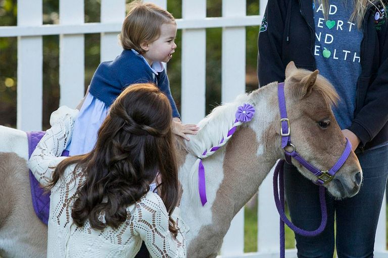 الأميرة شارلوت ووالدتها