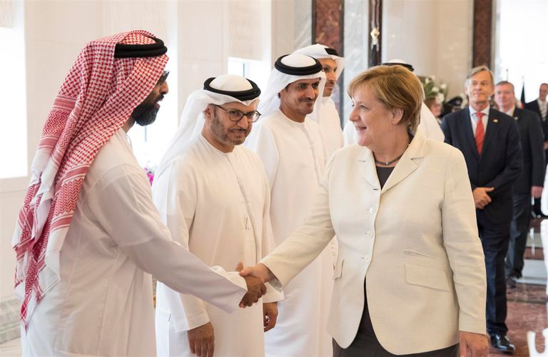 الشيخ محمد بن زايد في وداع ميركل