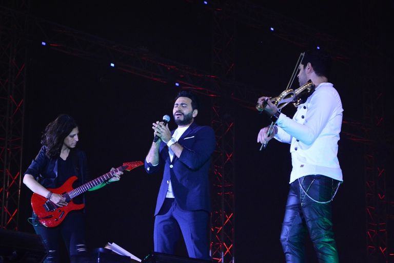 المطرب تامر حسني