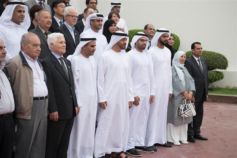 الشيخ محمد بن زايد مع الفائزين
