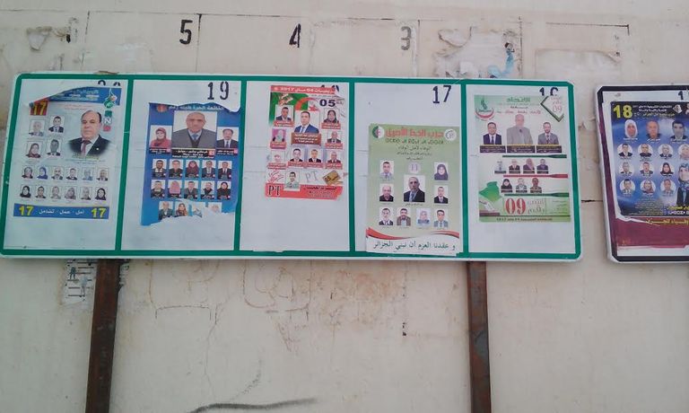 ملصقات الدعاية الانتخابية بالجزائر