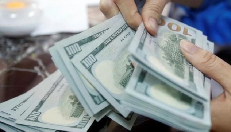 الدولار يحافظ على ارتفاعه أمام الجنيه المصري
