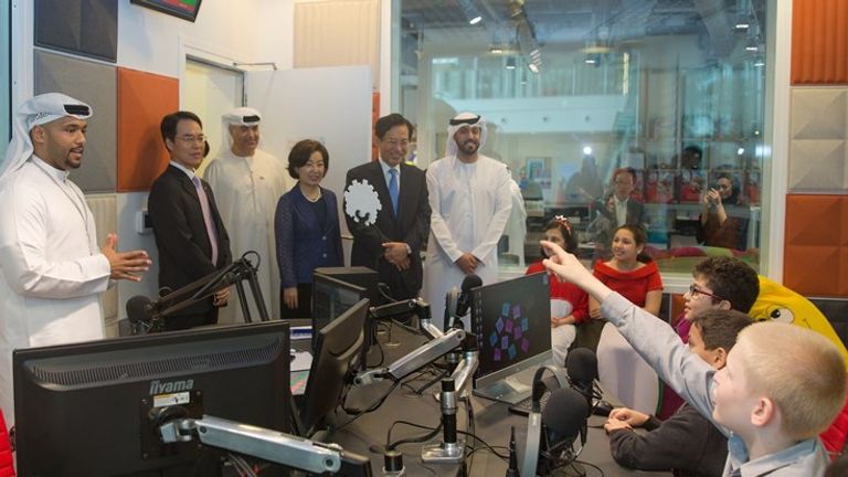 صورة تذكارية لليوم الثقافي الإماراتي الكوري