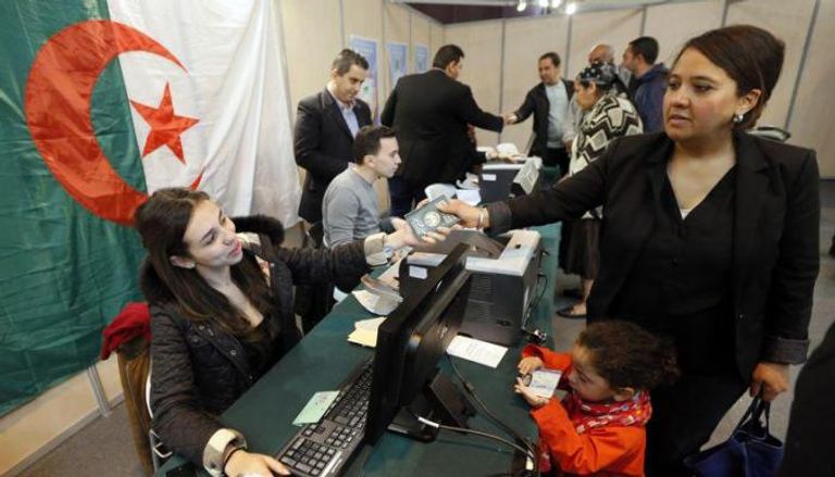 عمليات التصويت بدأت للجزائريين بالخارج