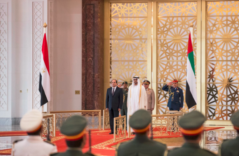 الشيخ محمد بن زايد يستقبل الرئيس المصري عبد الفتاح السيسي