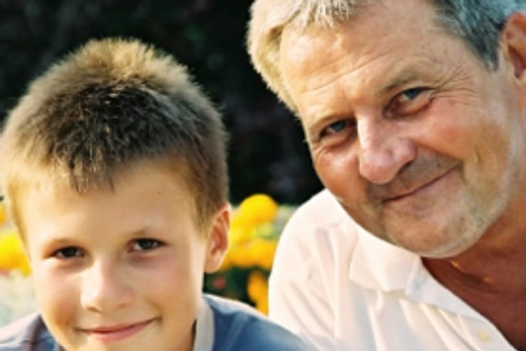 عمر الأب له صلة بإصابة أبنائه بالتوحد