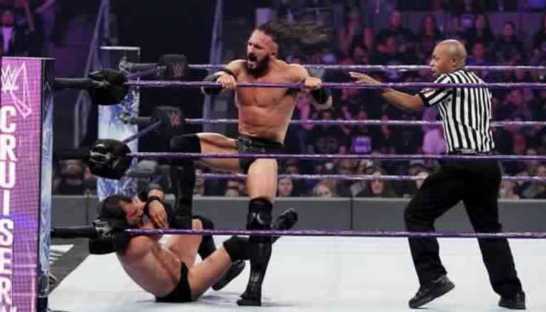 أوستن أريس فاز بالنزال دون البطولة