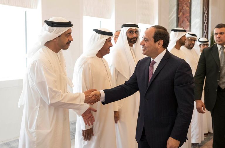 محمد بن زايد يودع السيسي لدى مغارته الإمارات