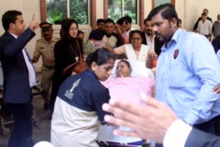 أضخم امرأة في العالم تتوجه إلى الإمارات العربية المتحدة