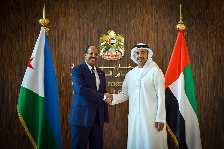 عبدالله بن زايد ووزير الشؤون الخارجية الجيبوتي يوقعان اتفاقية التعاون الاقتصادي