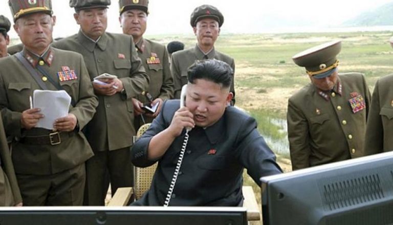 زعيم كوريا الشمالية بين قيادات جيشه