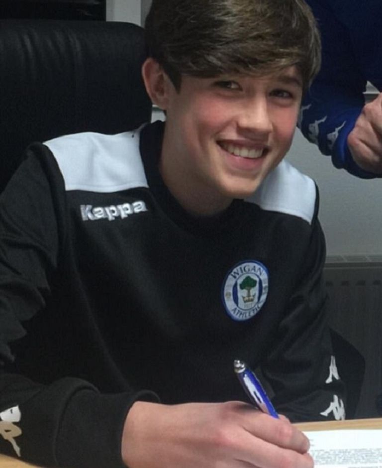 جيمس كاراجر جيرارد وكاراجر أسطورتا ليفربول