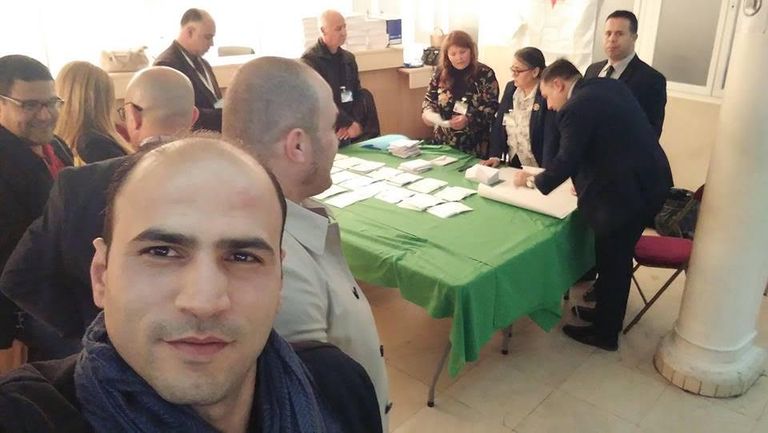 عمليات الفرز في القنصلية الجزائرية في باريس