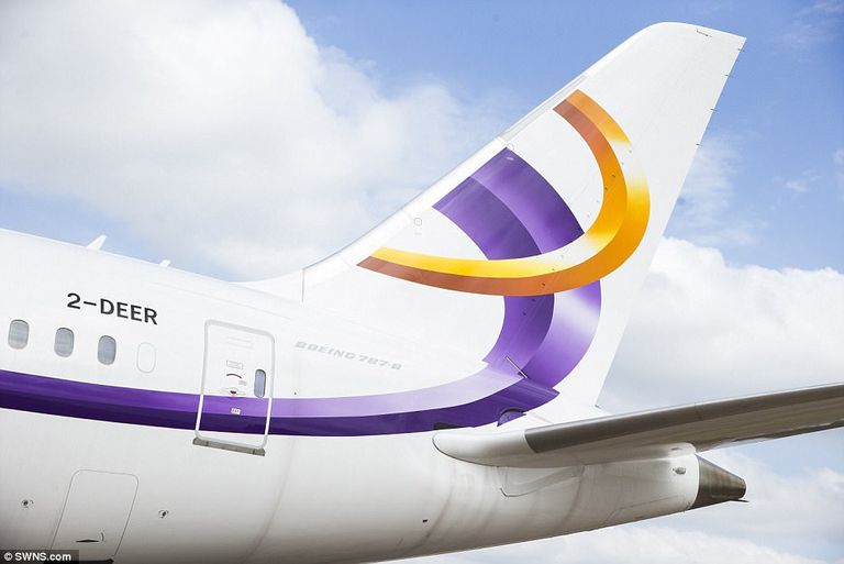 المقصورة الرئيسية للطائرة