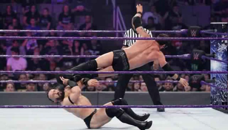 برون سترومان يعتدي على رومان رينز