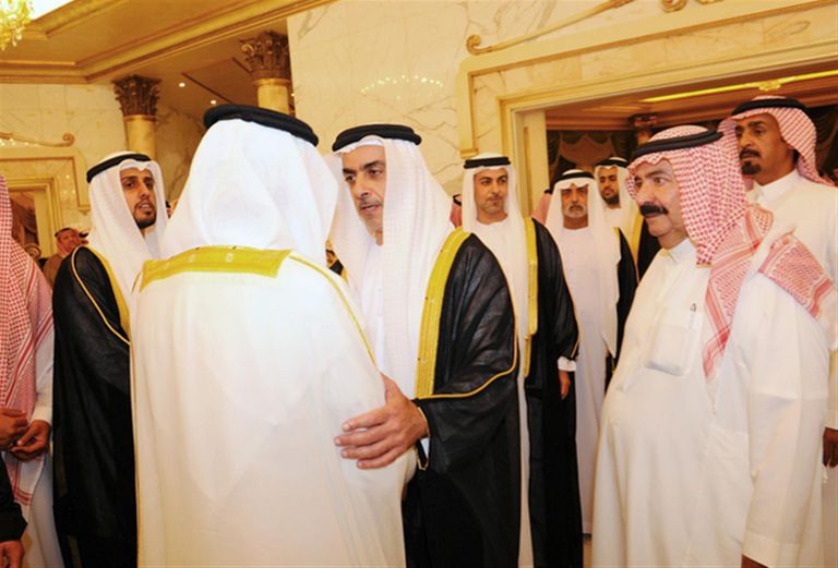 الشيخ سيف بن زايد يصل جدة