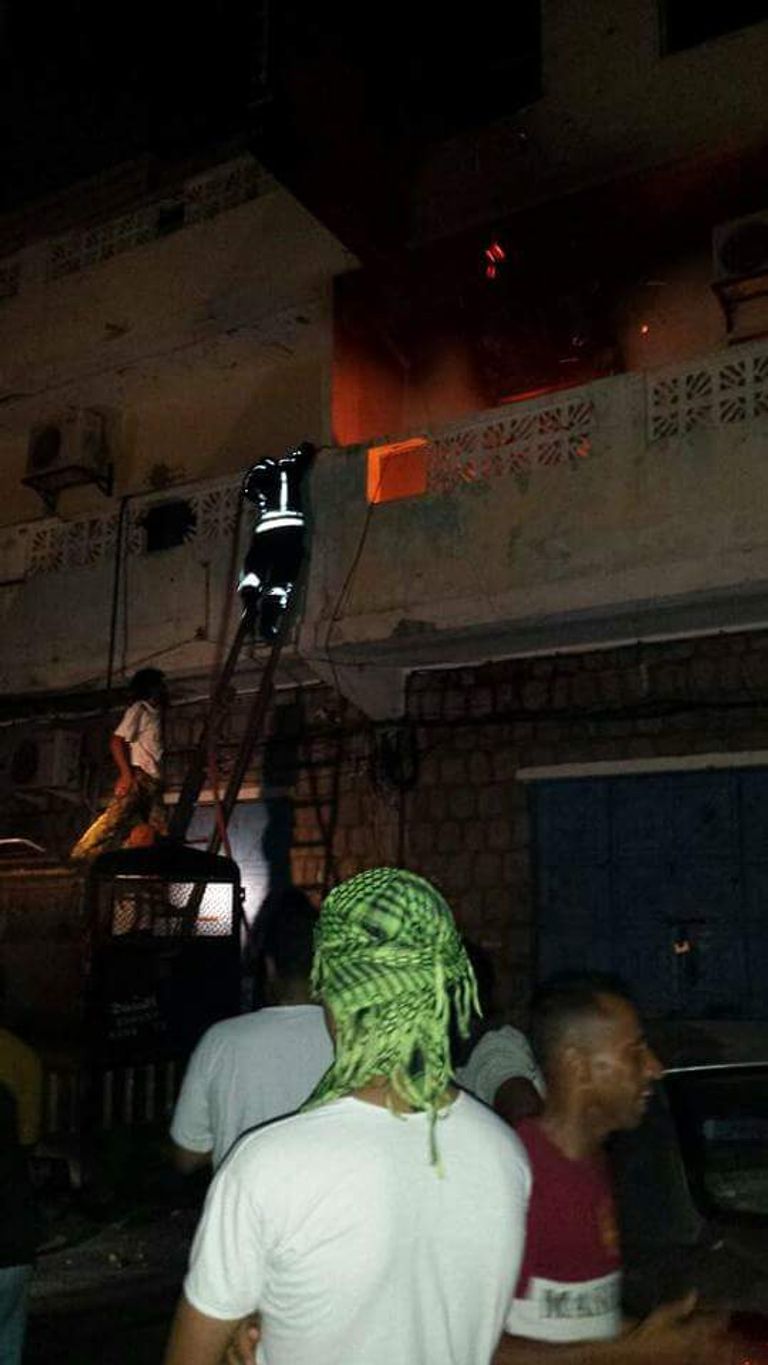 إضرام النيران في مقر للتنظيم الإخونجي بعدن