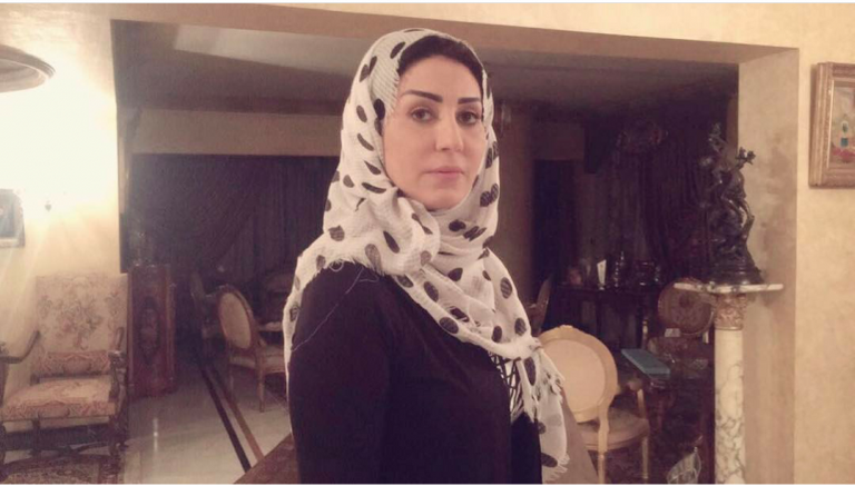 الفنانة وفاء عامر