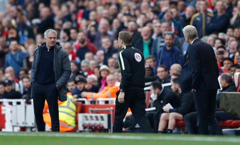 آرسنال يفوز بثنائية