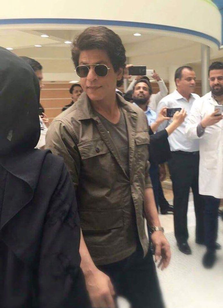 شاروخان يصل دبي