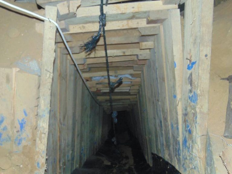 الجيش يدمر نفقا رئيسيا في سيناء