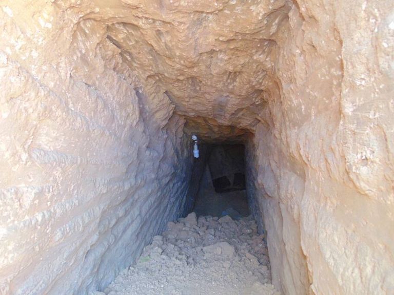 الجيش يدمر نفقا رئيسيا في سيناء